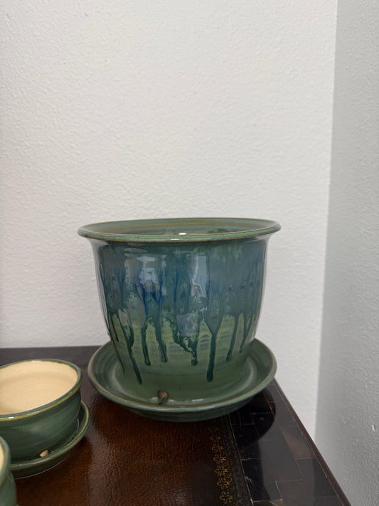 Rainforest Planter Pot with Attached Drip Tray